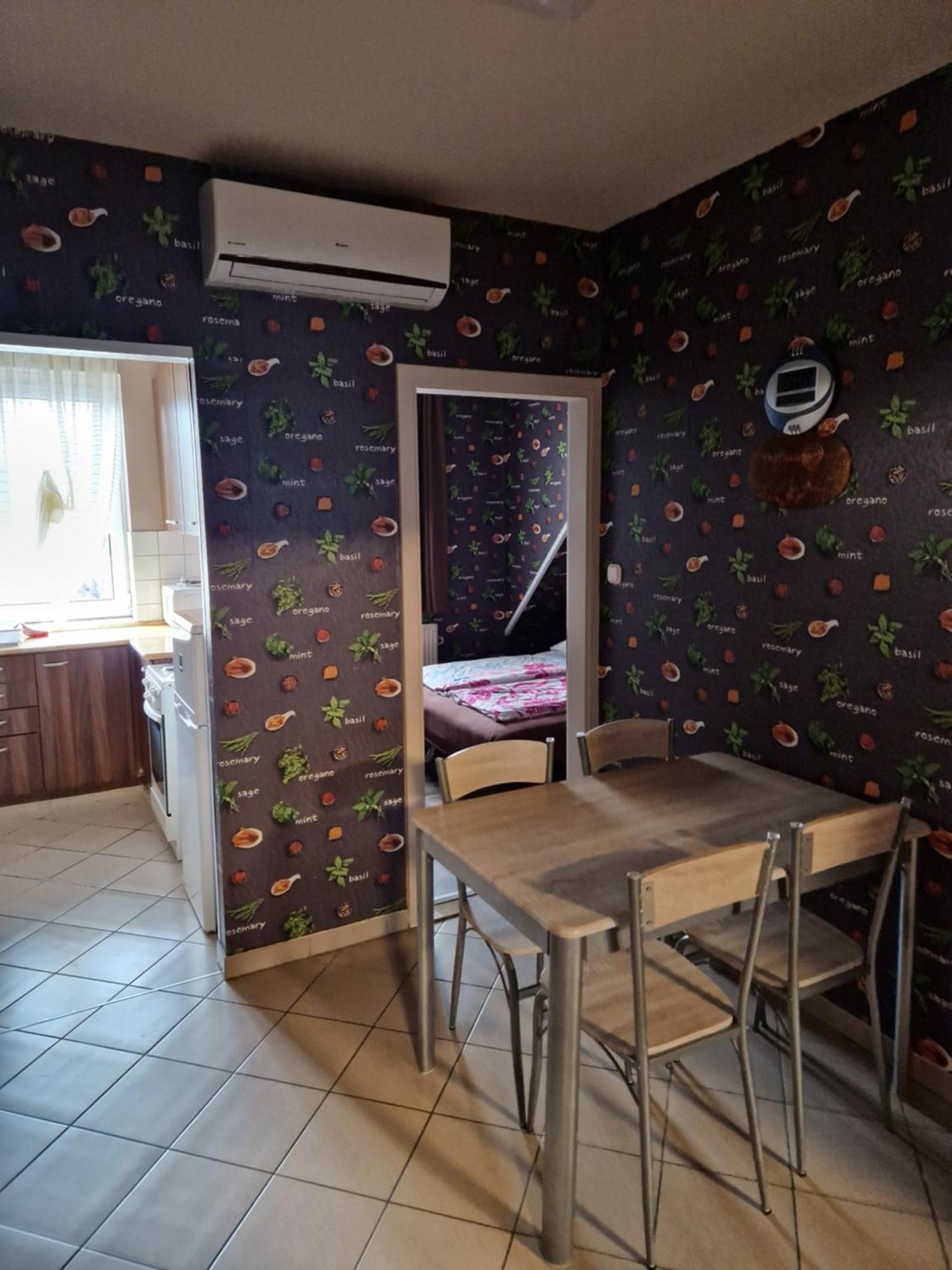 Marti 3 Bedroom Apartment Debrecen Bilik gambar