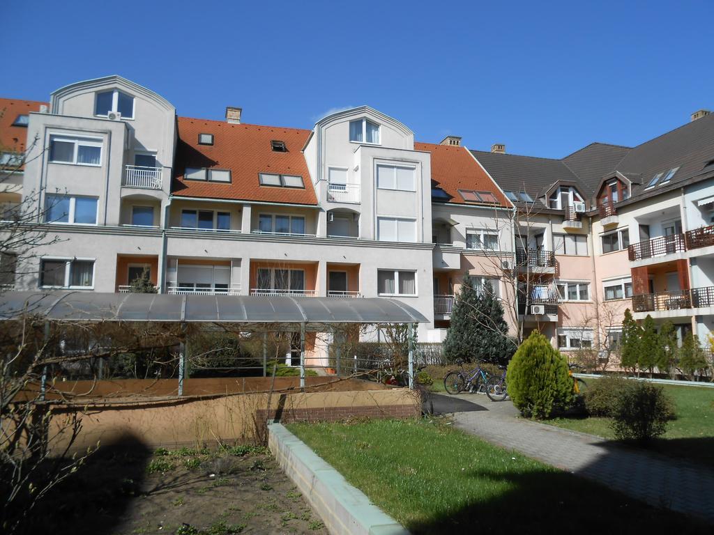 Marti 3 Bedroom Apartment Debrecen Luaran gambar