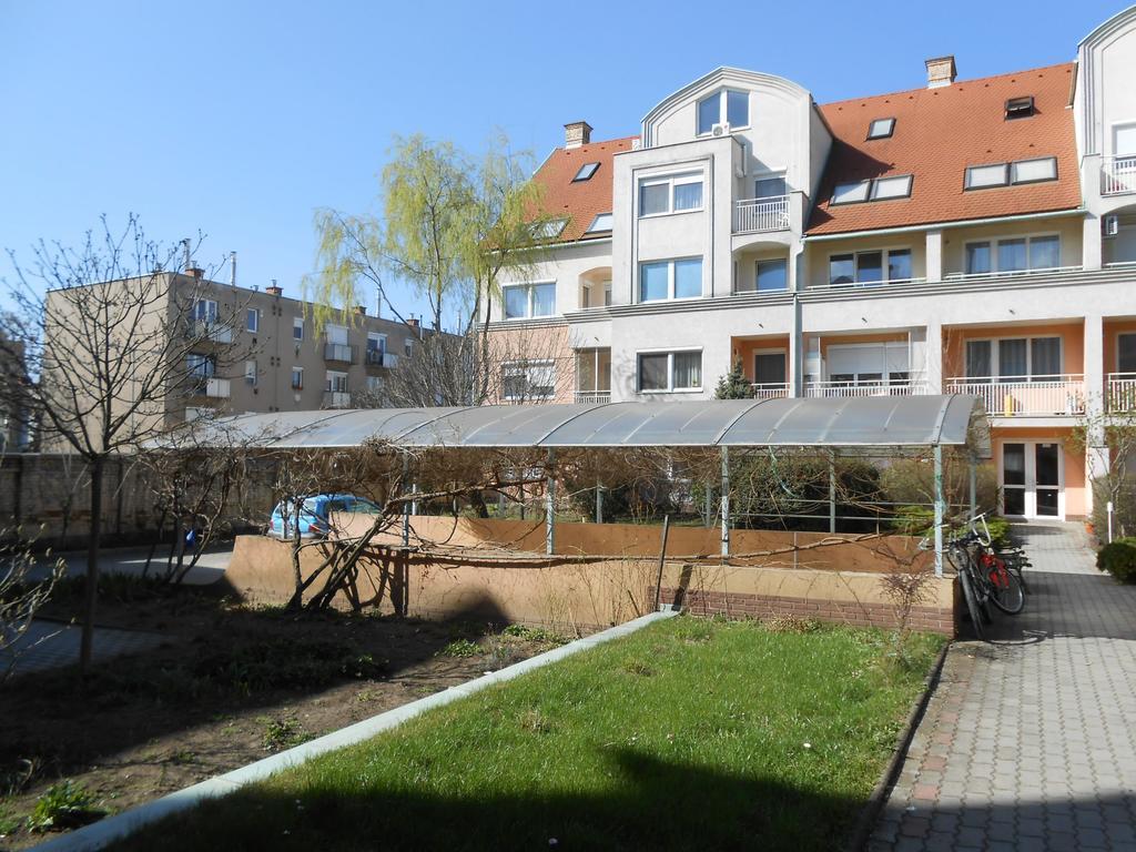 Marti 3 Bedroom Apartment Debrecen Luaran gambar
