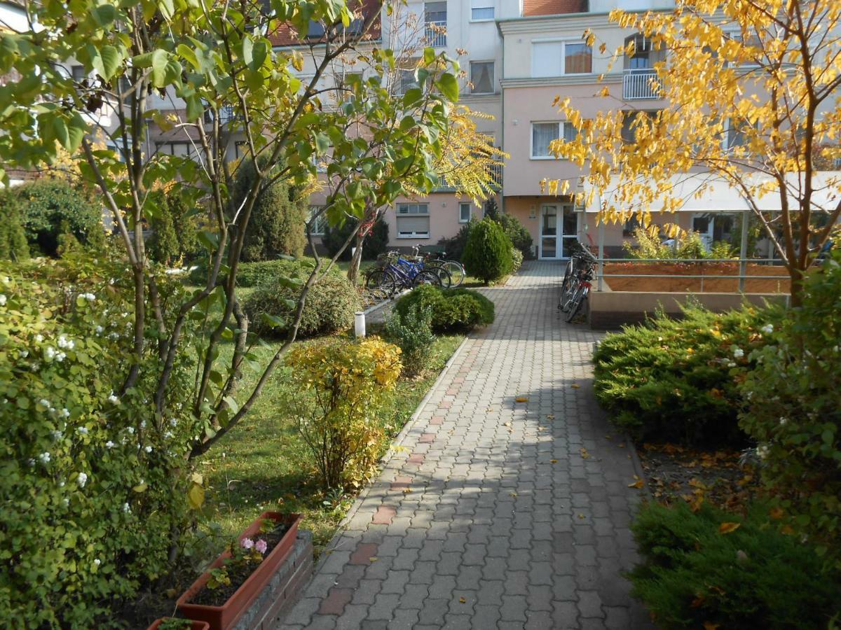 Marti 3 Bedroom Apartment Debrecen Luaran gambar